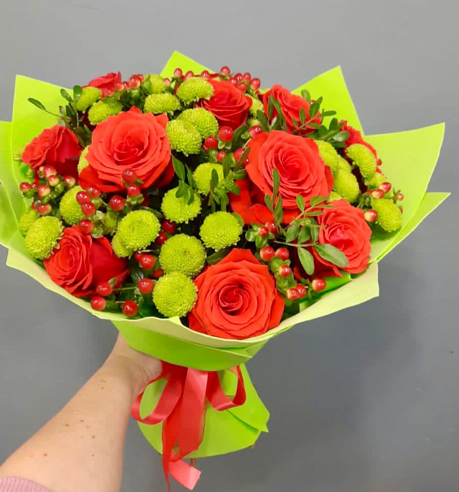 Букет цветов из: Хризантемы и Розы в Пришибе