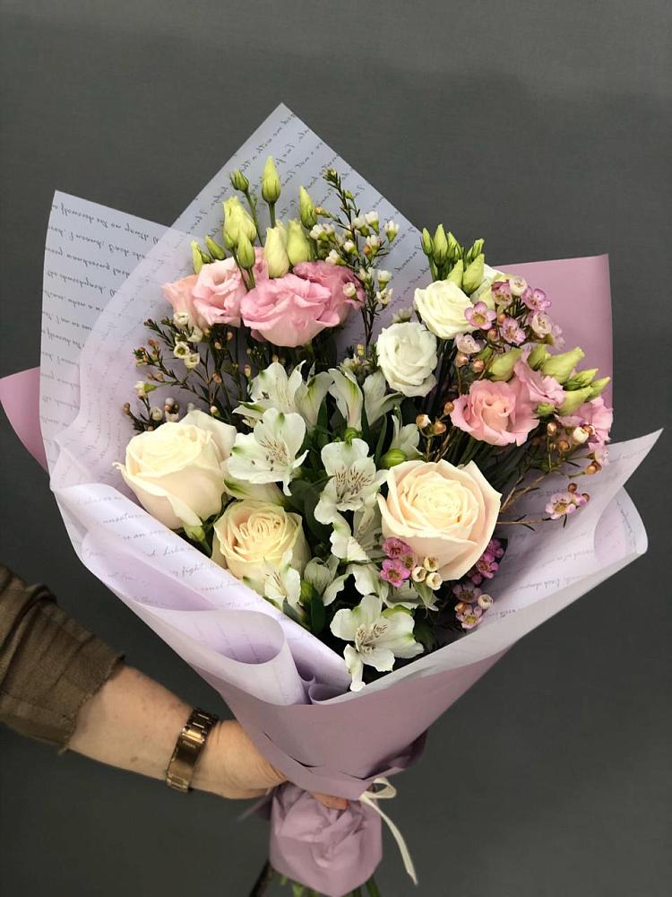 Букет цветов из: Альстромерии, Розы и Лизиантусы в Пришибе