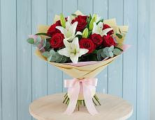 Букет цветов из:  Лилии и Розы в Пришибе