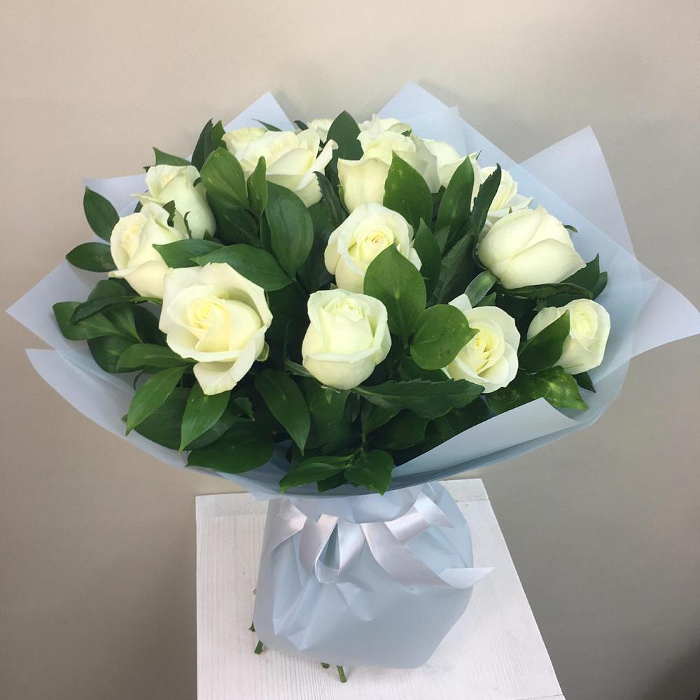 Букет 15 Белых роз Проуд в Пришибе