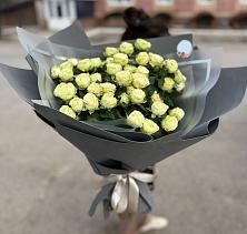 Букет Белые кустовые розы Солинеро в Пришибе
