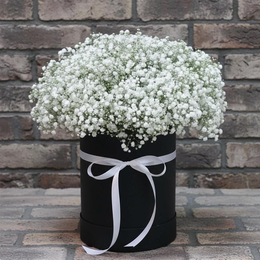 Цветочная композиция из Гипсофила в шляпной коробке в Пришибе