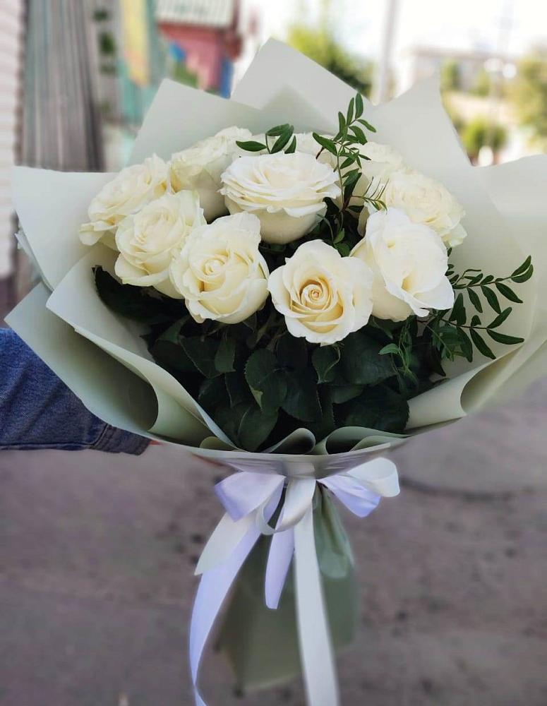 Букет Белые розы Проуд в Пришибе