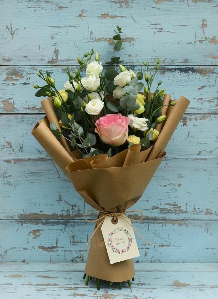 Букет цветов из: Розы и Лизиантусы в Пришибе