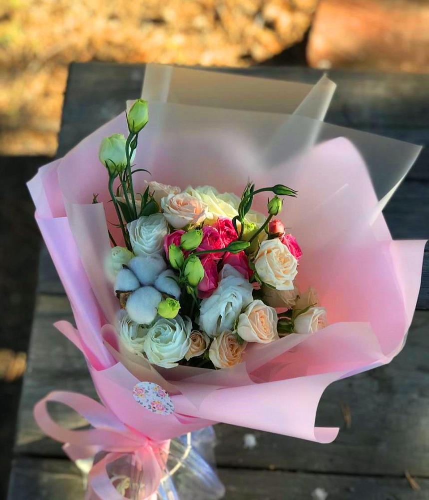 Букет цветов из: Розы и Лизиантусы в Пришибе