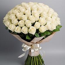 Букет 101 беля роза Белоснежка в Пришибе