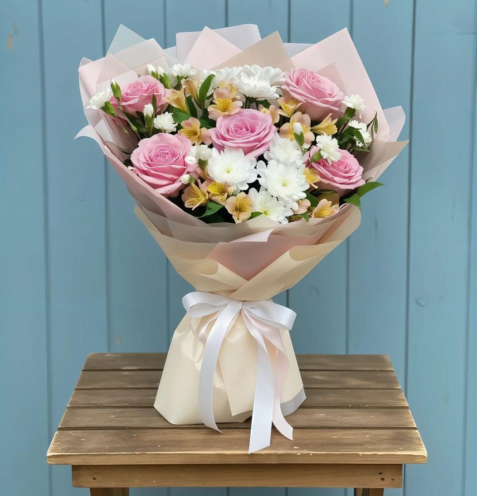 Букет цветов из: Гвоздики, Орхидеи и Розы в Пришибе