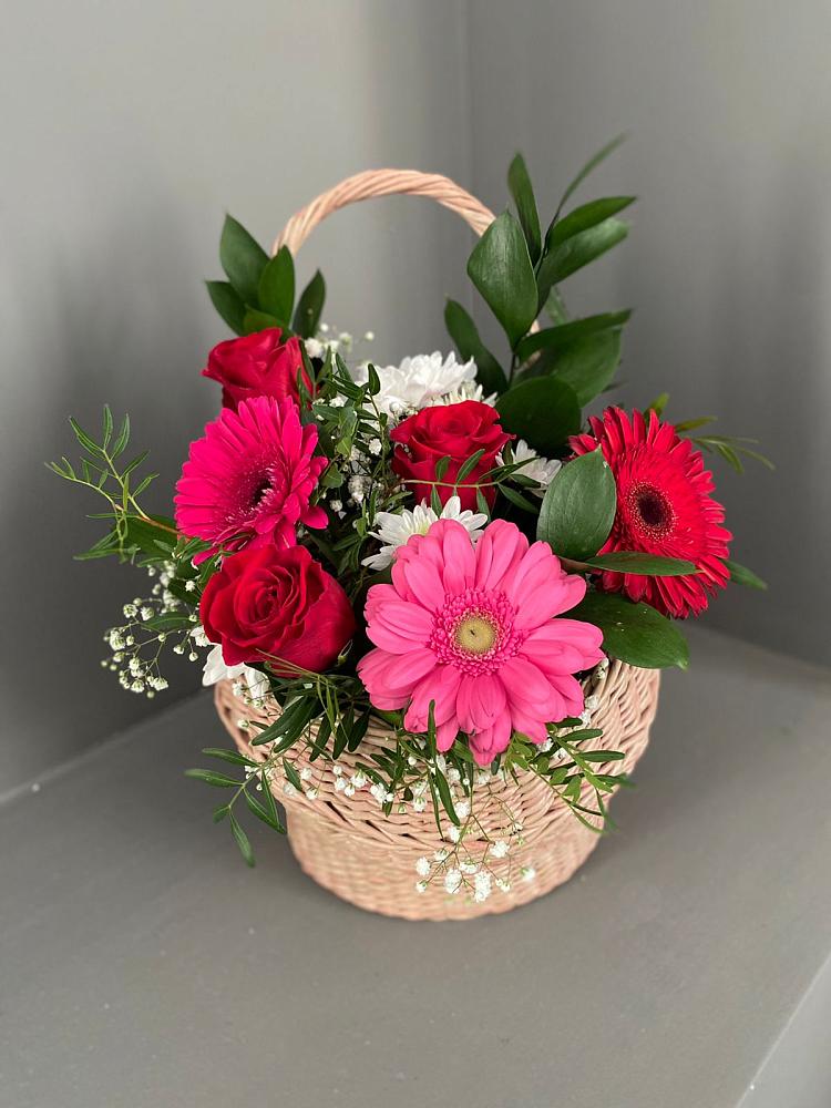 Цветочная композиция из Розы, Хризантемы и Герберы в корзине в Пришибе
