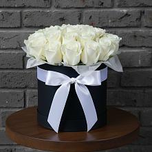 Цветочная композиция из Розы в шляпной коробке в Пришибе